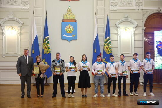 Астраханские школьники пришли на помощь малькам